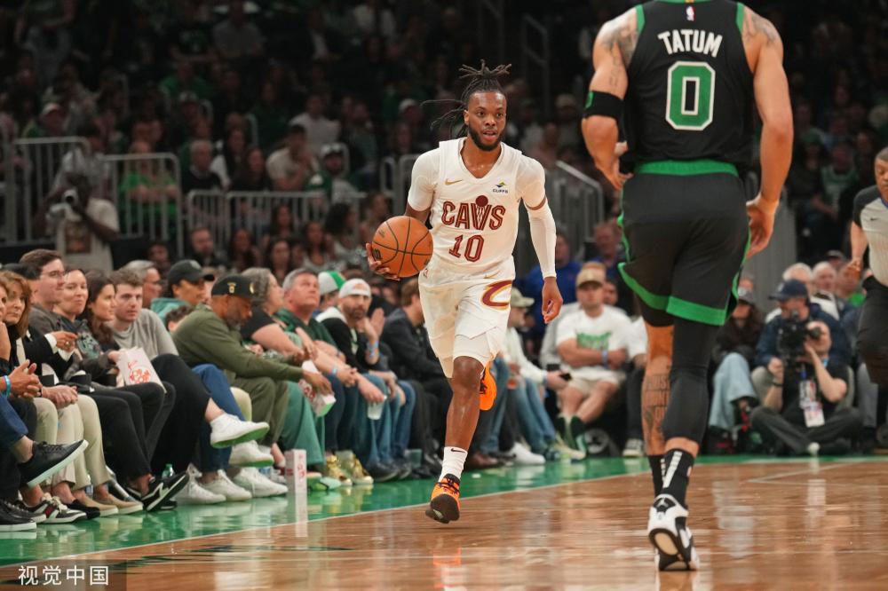 他们因为一 他们因为一