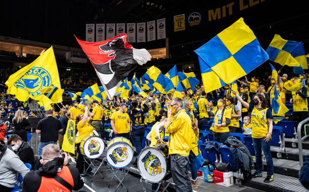 暂停踢球一 暂停踢球一